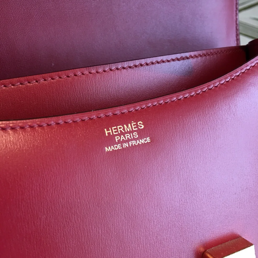 Hermes Constance 24 Crossbody Bag / Burgundy Swift Leather Gold Hardware - Image 6