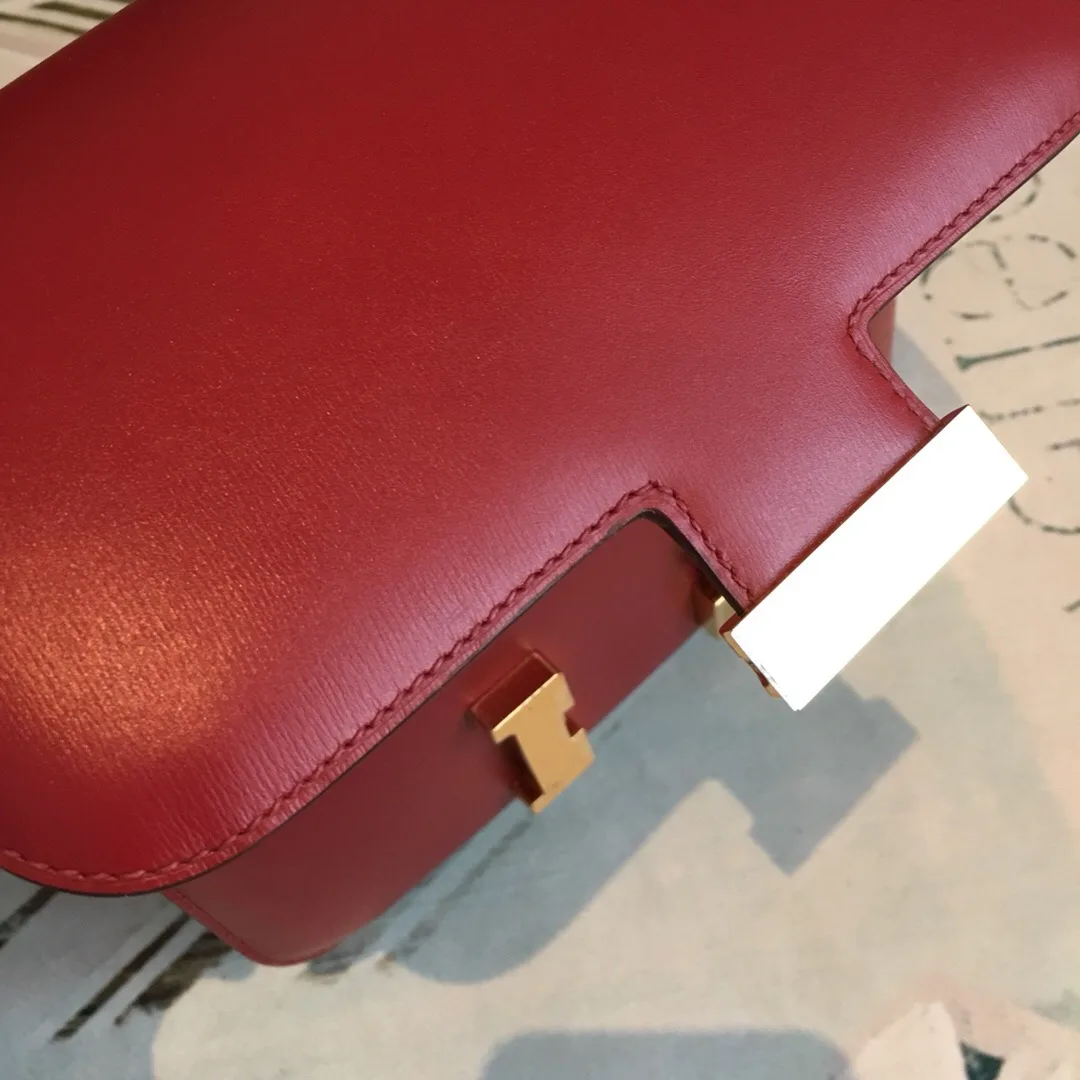 Hermes Constance 24 Crossbody Bag / Burgundy Swift Leather Gold Hardware - Image 4