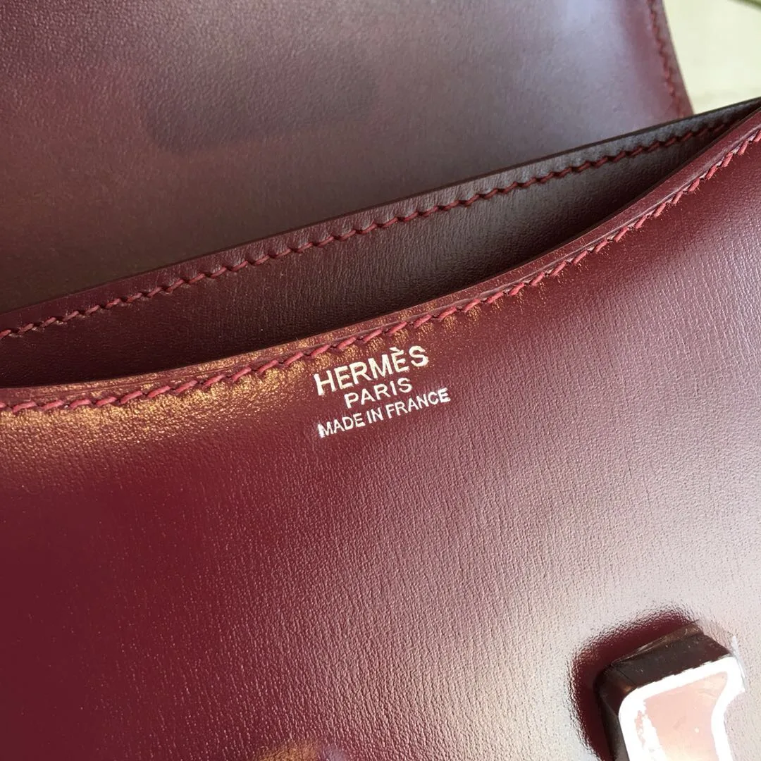 Hermes Constance 18 Crossbody Bag / Burgundy Swift Leather Silver Hardware - Image 10