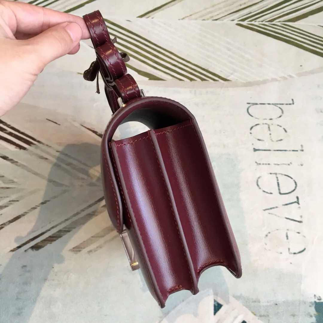 Hermes Constance 18 Crossbody Bag / Burgundy Swift Leather Silver Hardware - Image 7