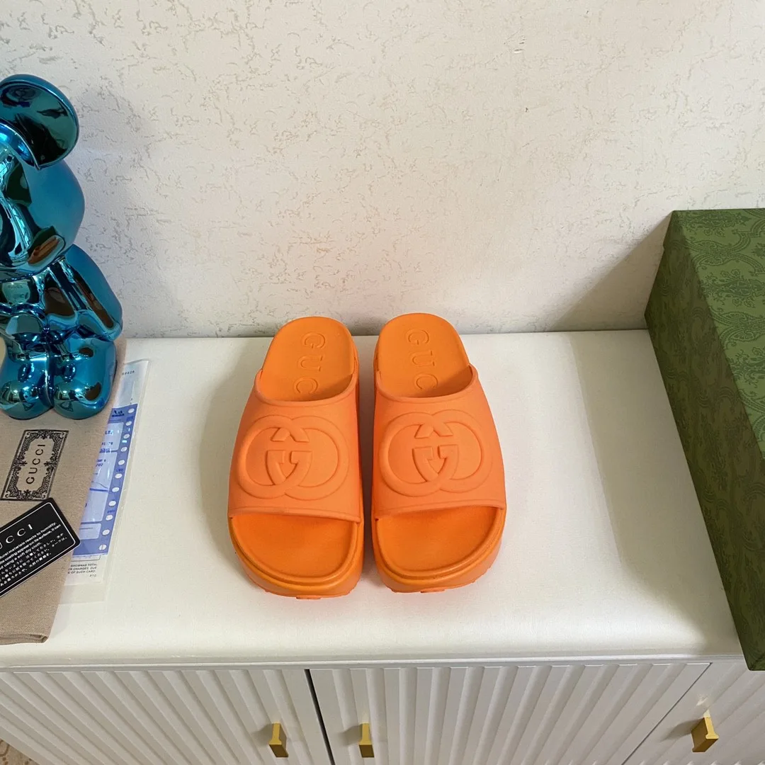 Gucci Interlocking G Slide Sandal Orange - Image 4