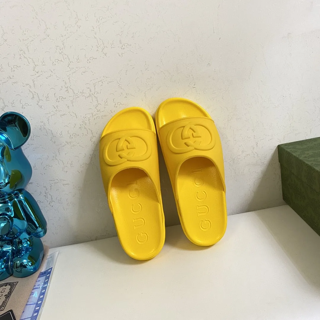 Gucci Interlocking G Slide Sandal Yellow - Image 5