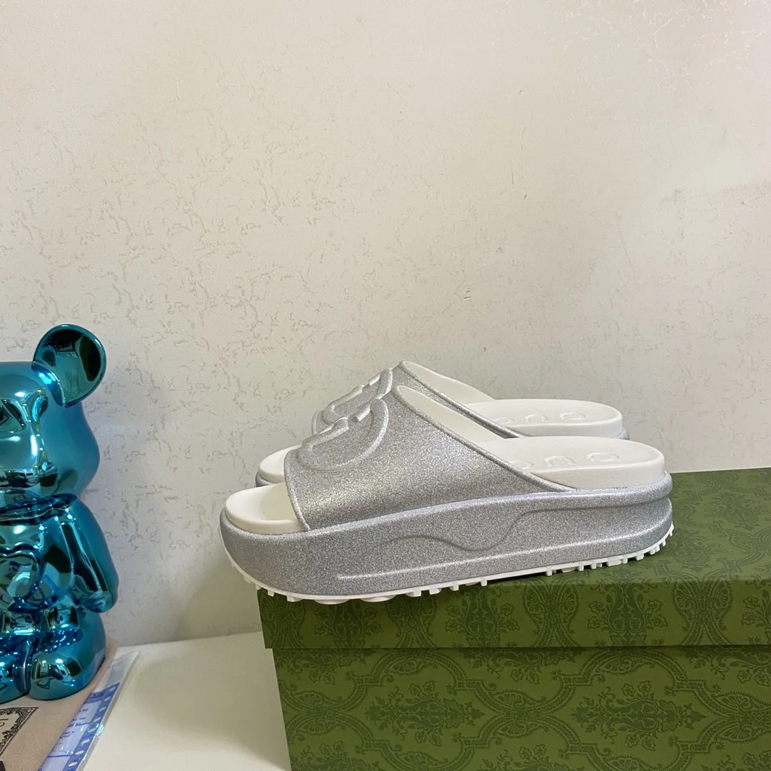 Gucci Interlocking G Slide Sandal Silver - Image 6