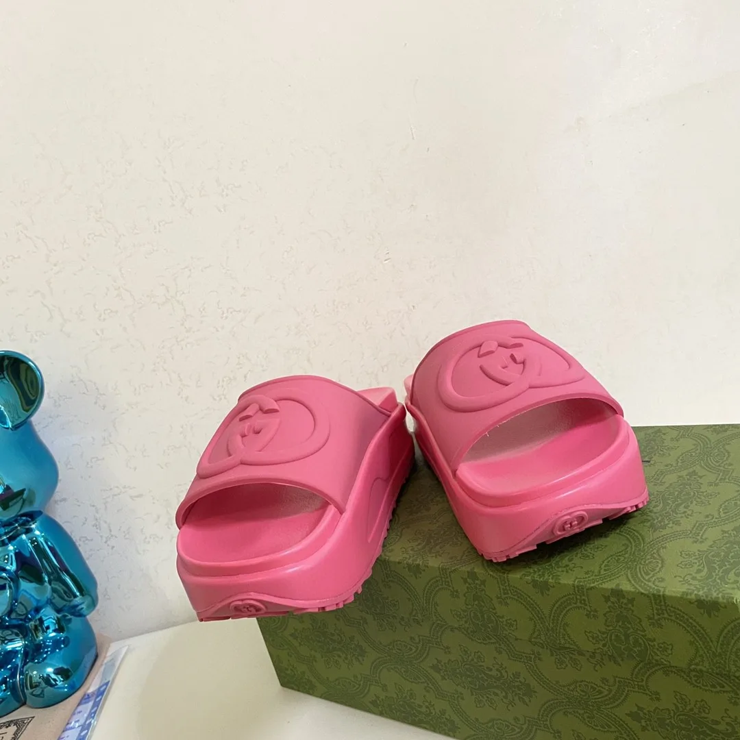 Gucci Interlocking G Slide Sandal Pink - Image 8