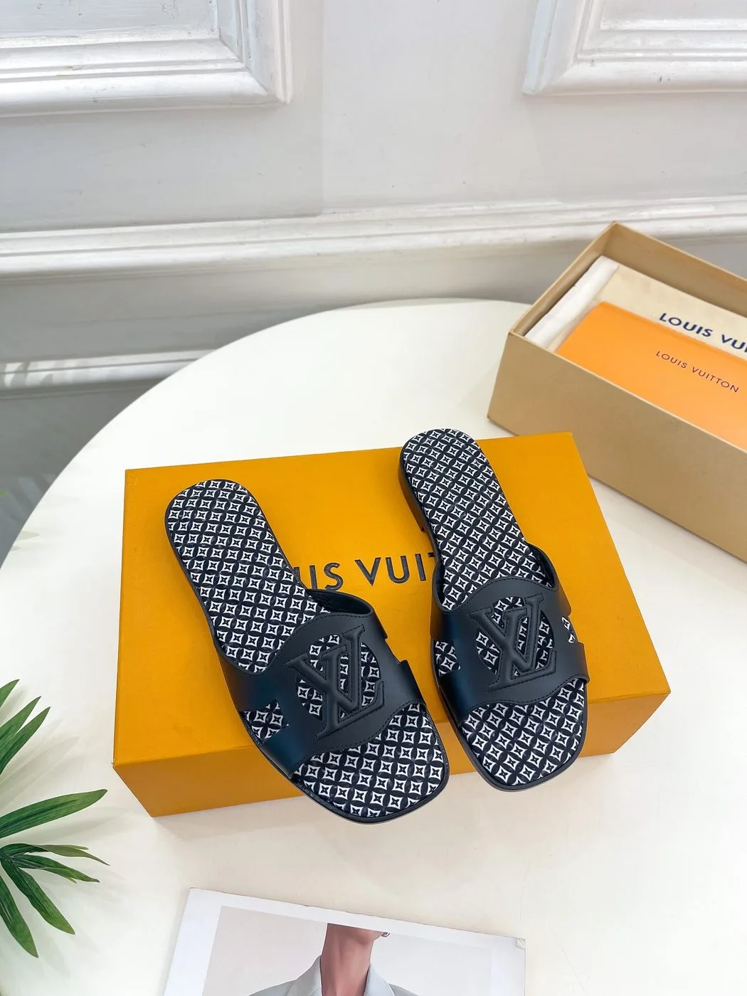 Louis Vuitton Isola
