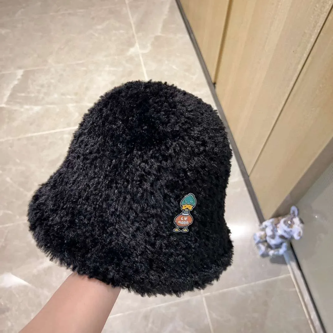 Louis Vuitton Duck Beanie LV Black - Image 8