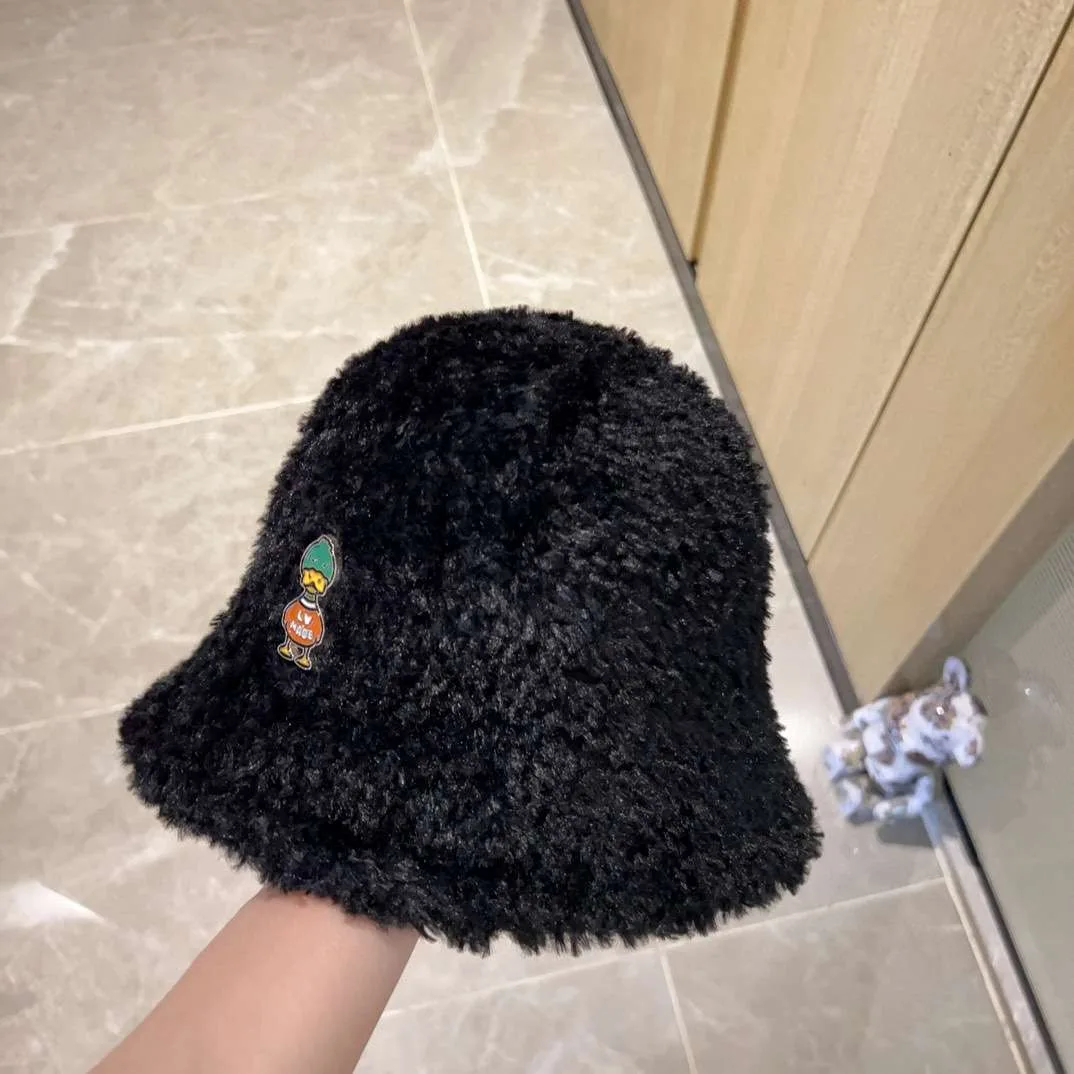 Louis Vuitton Duck Beanie LV Black - Image 7