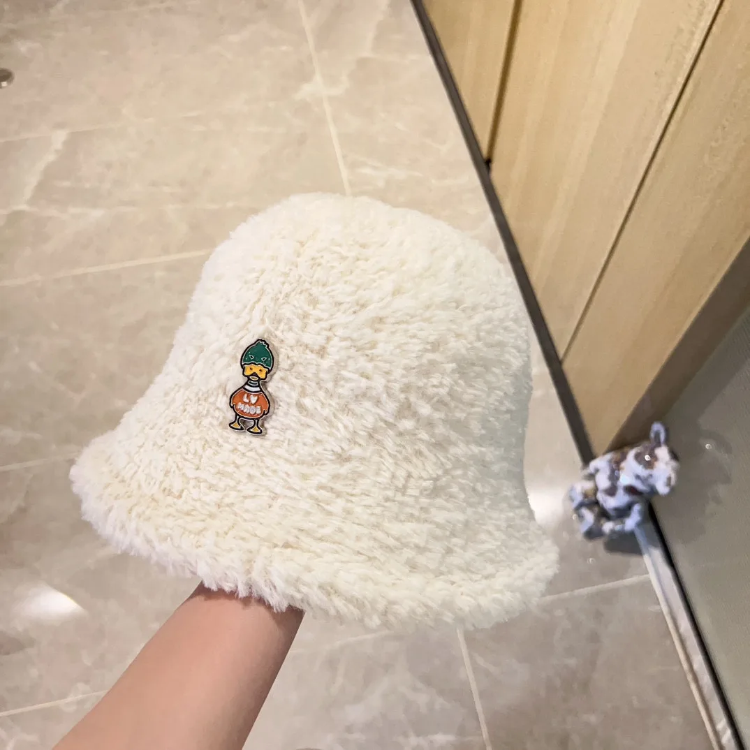 Louis Vuitton Duck Beanie LV White - Image 6