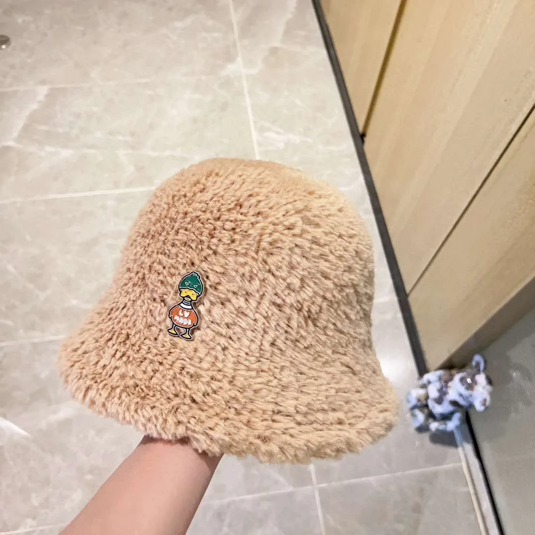 Louis Vuitton Duck Beanie LV Beige - Image 5
