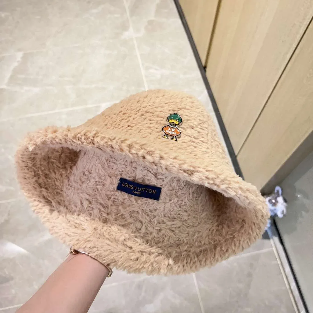 Louis Vuitton Duck Beanie LV Beige - Image 3