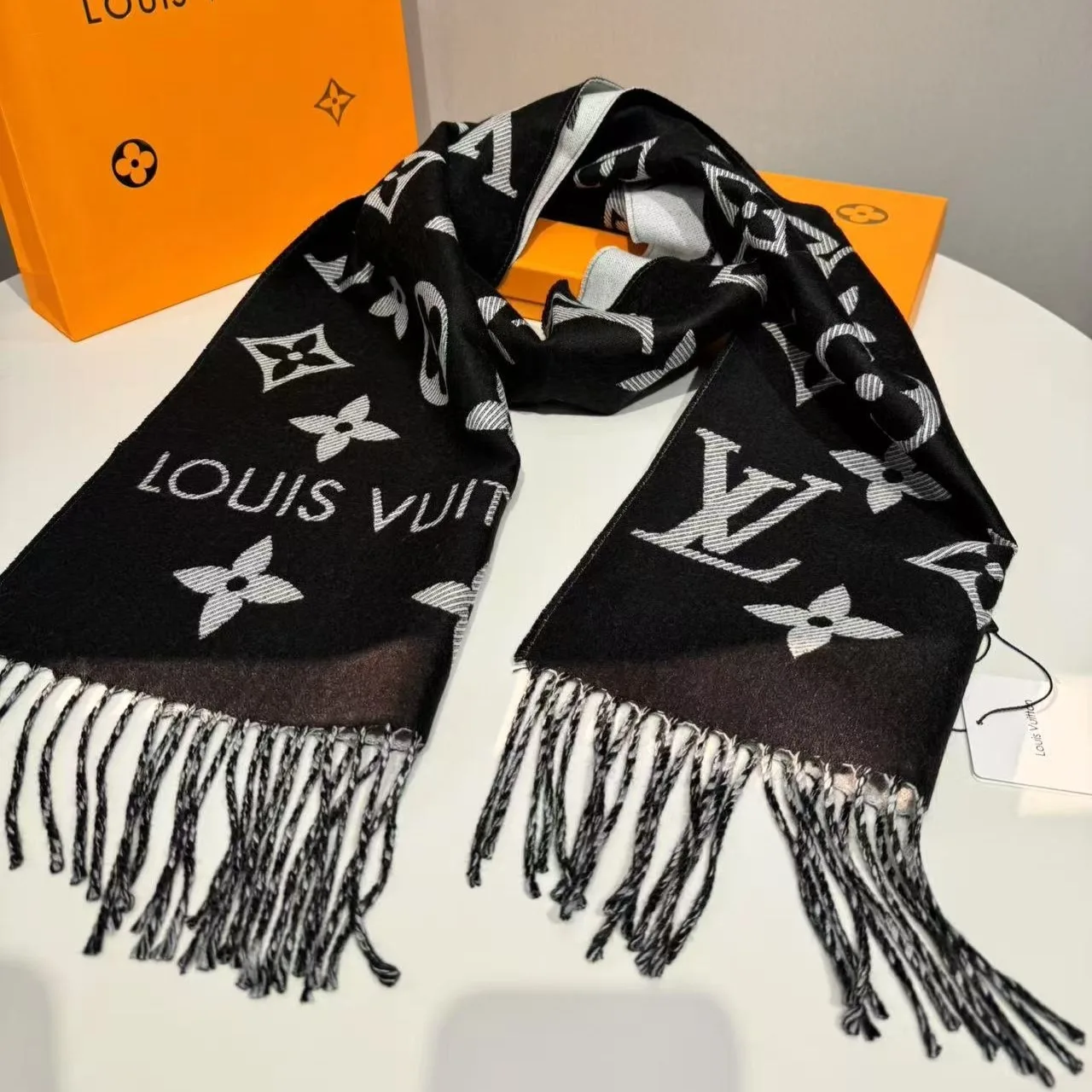 Alternative view of Louis Vuitton LOGOMANIA Scarf Pink
