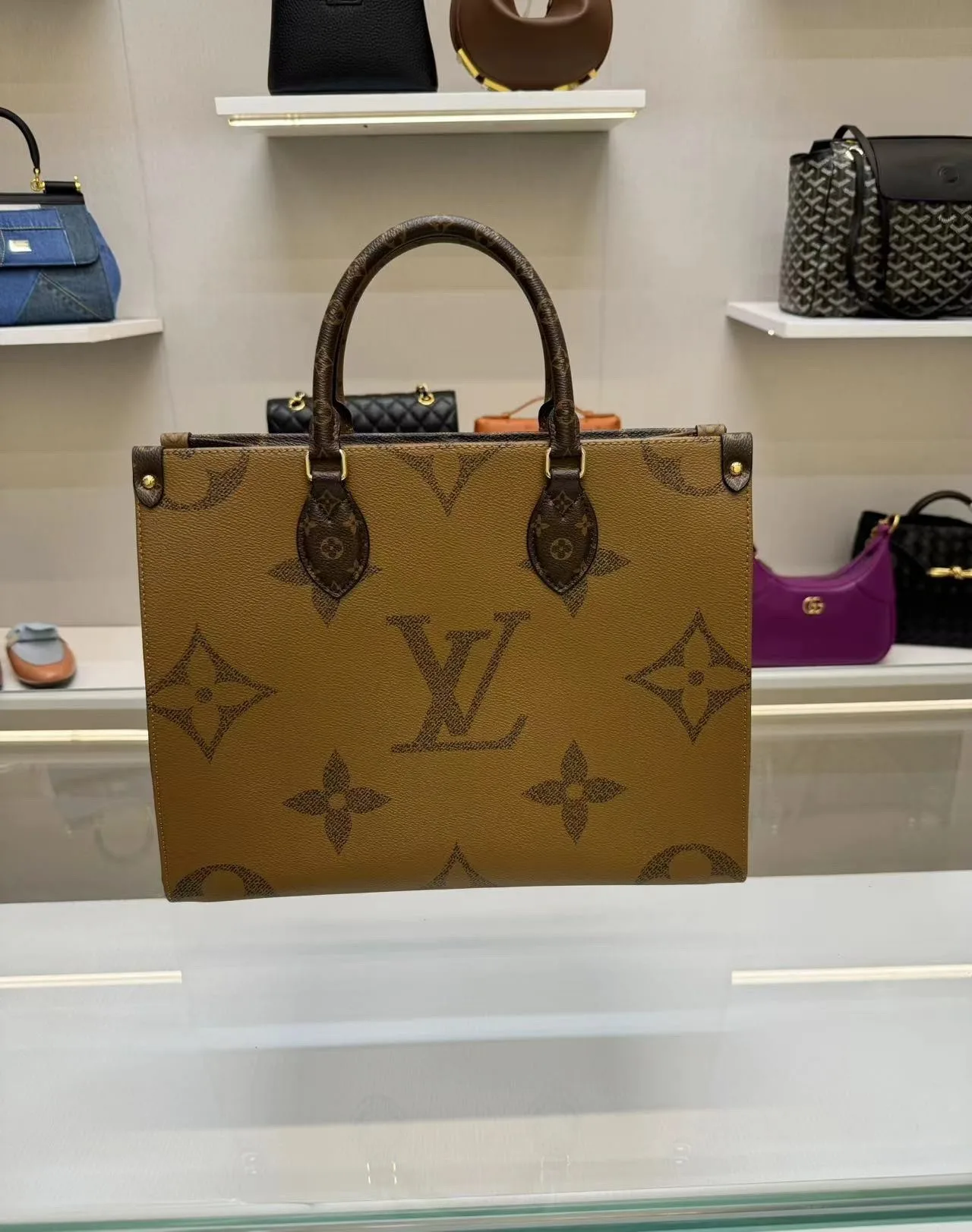 Louis Vuitton OnTheGo MM Tote Bag / Monogram Reverse Canvas Gold Hardware - Image 3