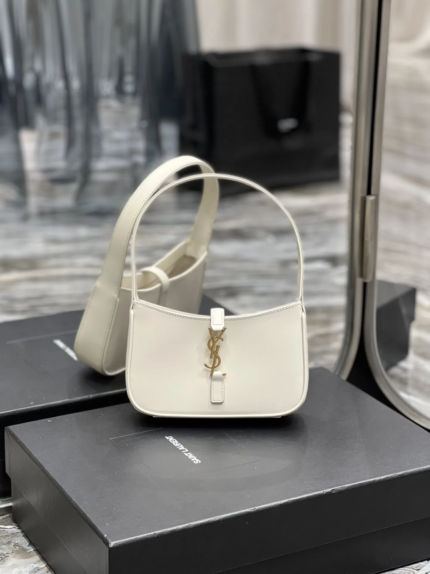 Saint Laurent Le 5 A 7 Mini White / - Image 3