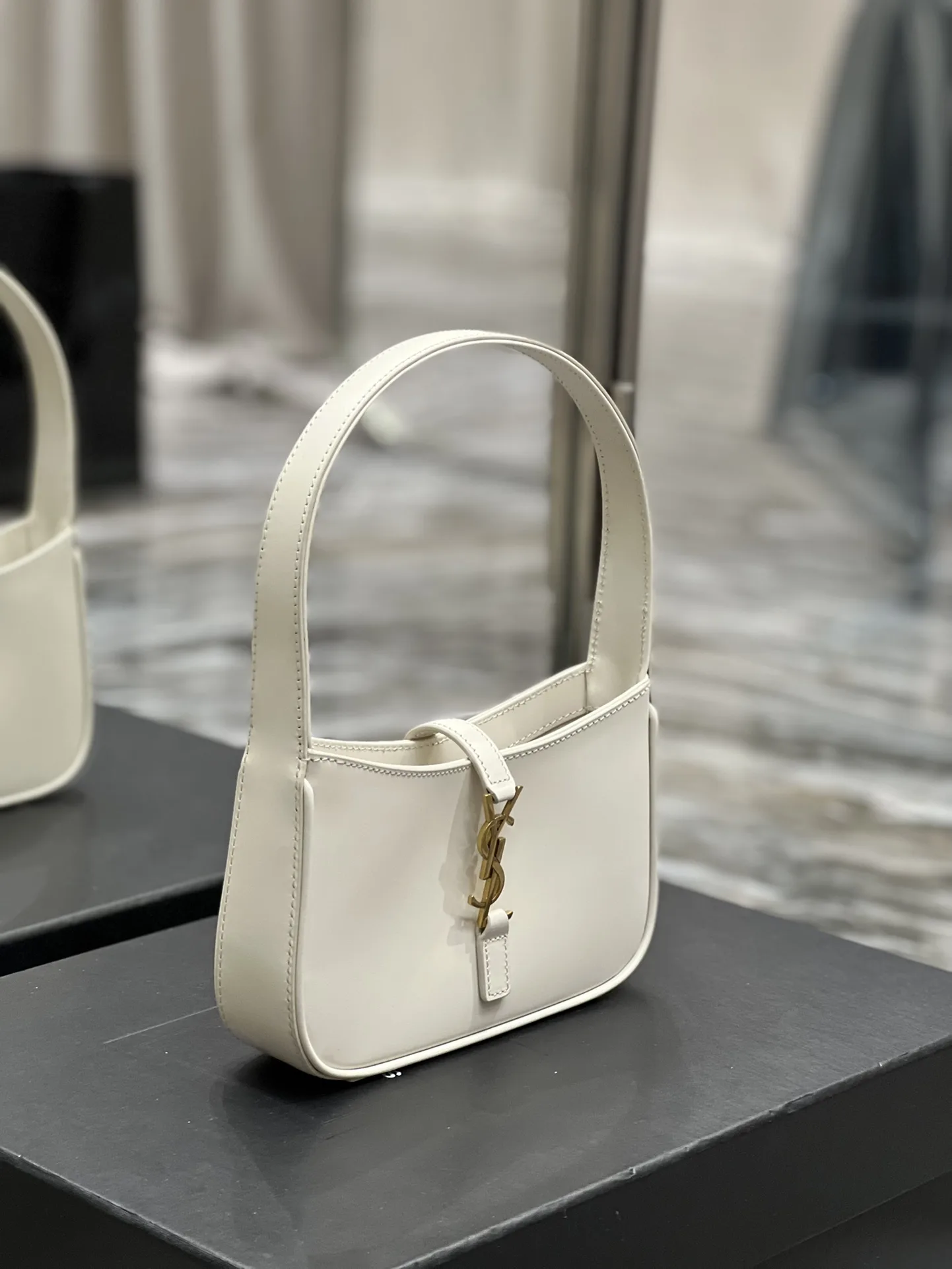 Saint Laurent Le 5 A 7 Mini White / - Image 7