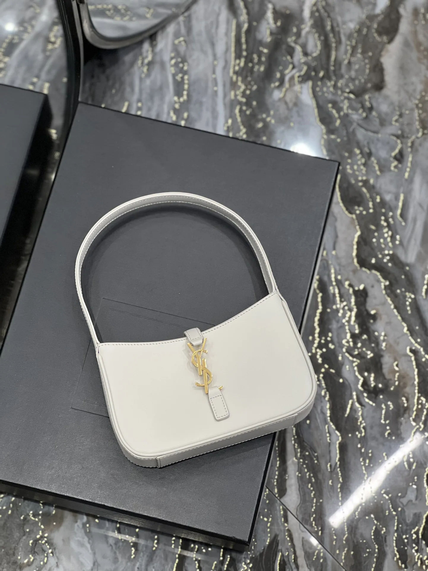 Saint Laurent Le 5 A 7 Mini White / - Image 9