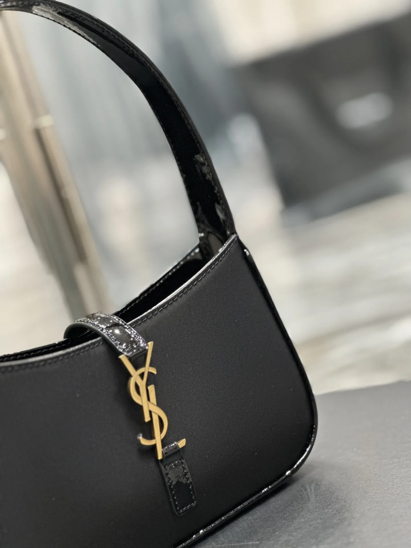 Saint Laurent Le 5 A 7 Mini Black / - Image 3