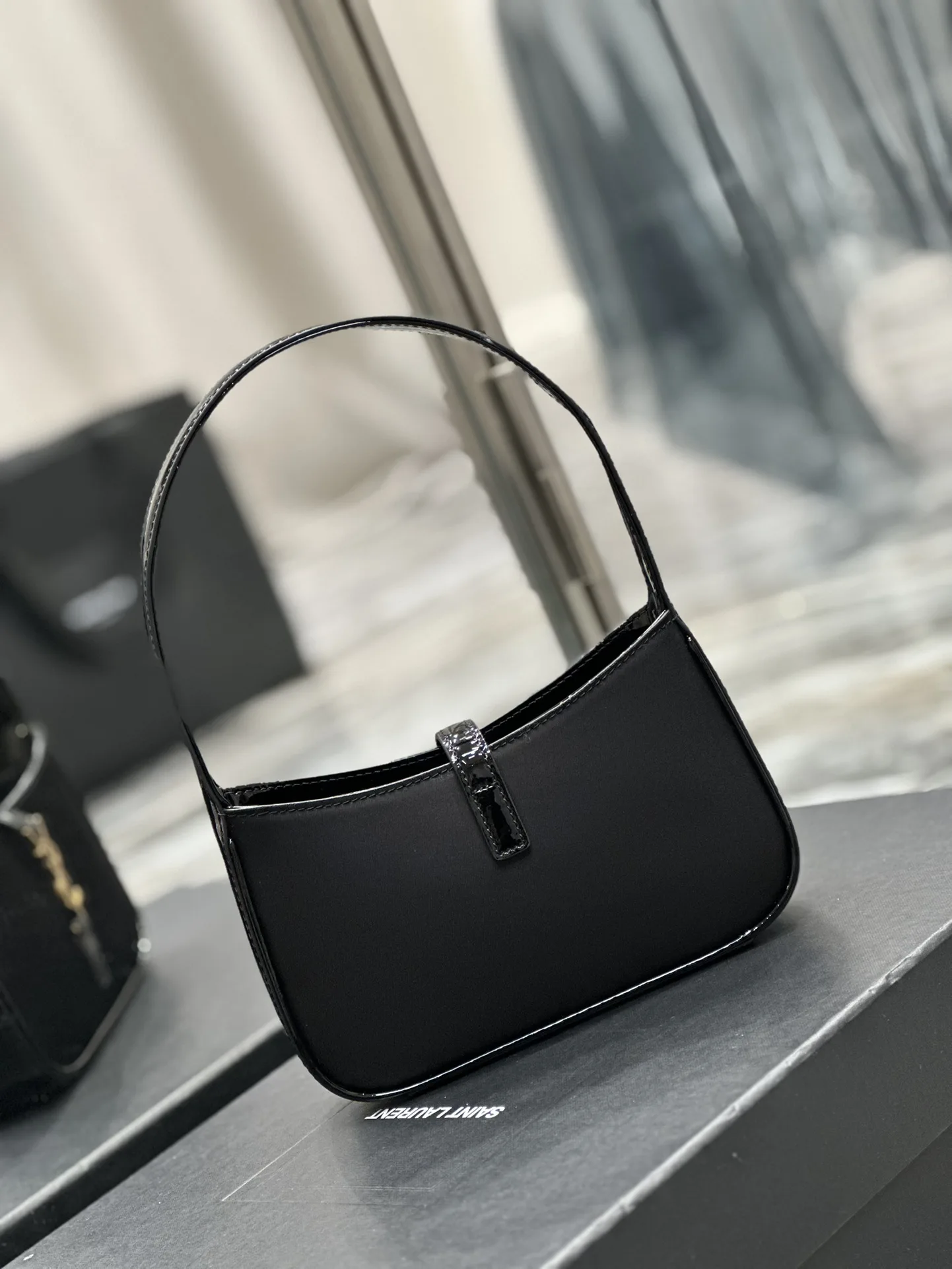 Saint Laurent Le 5 A 7 Mini Black / - Image 4