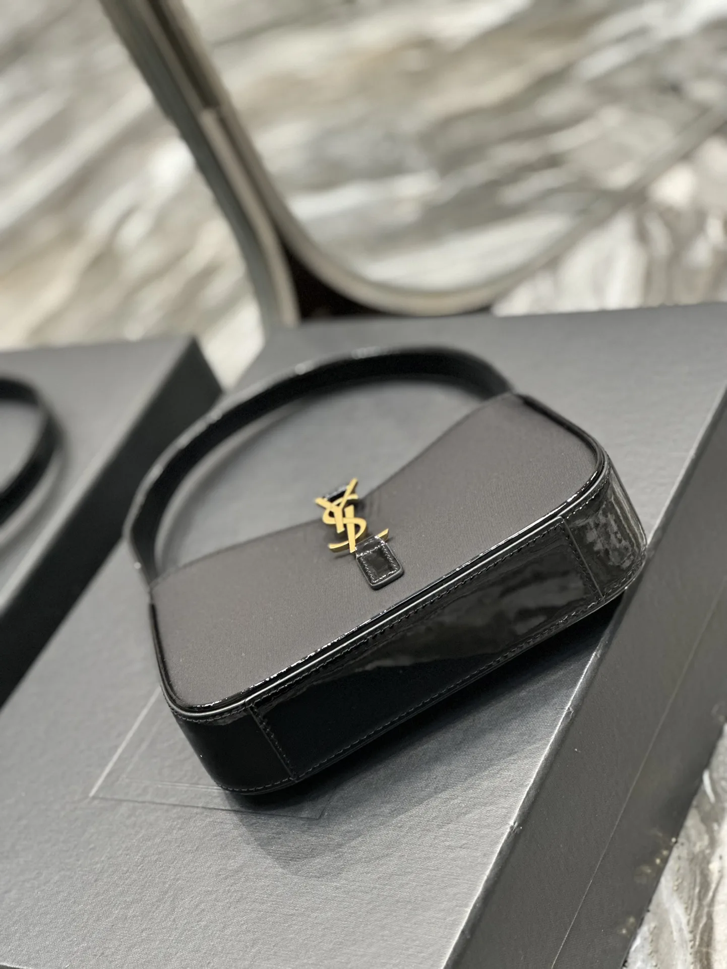 Saint Laurent Le 5 A 7 Mini Black / - Image 6