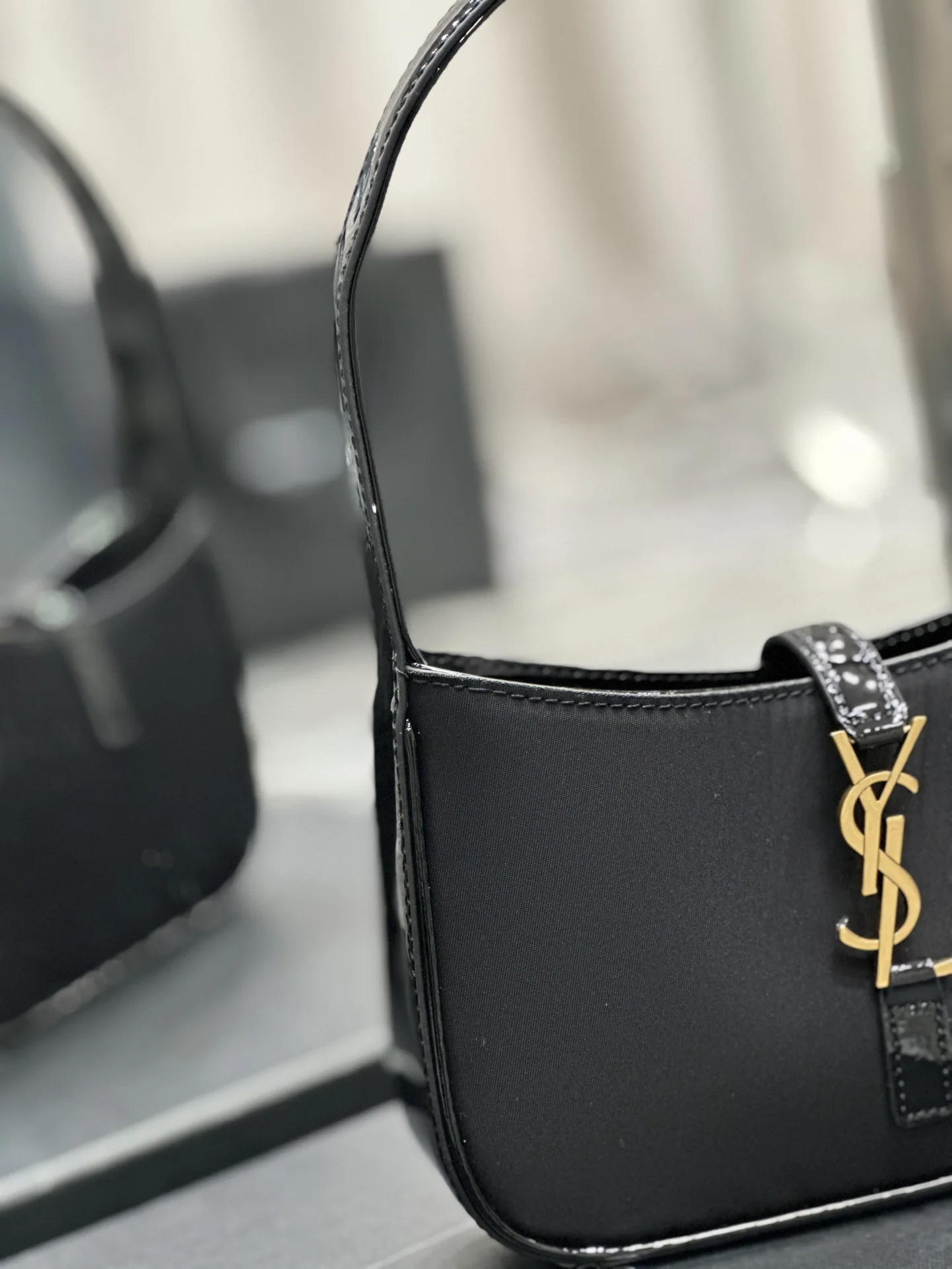 Saint Laurent Le 5 A 7 Mini Black / - Image 7
