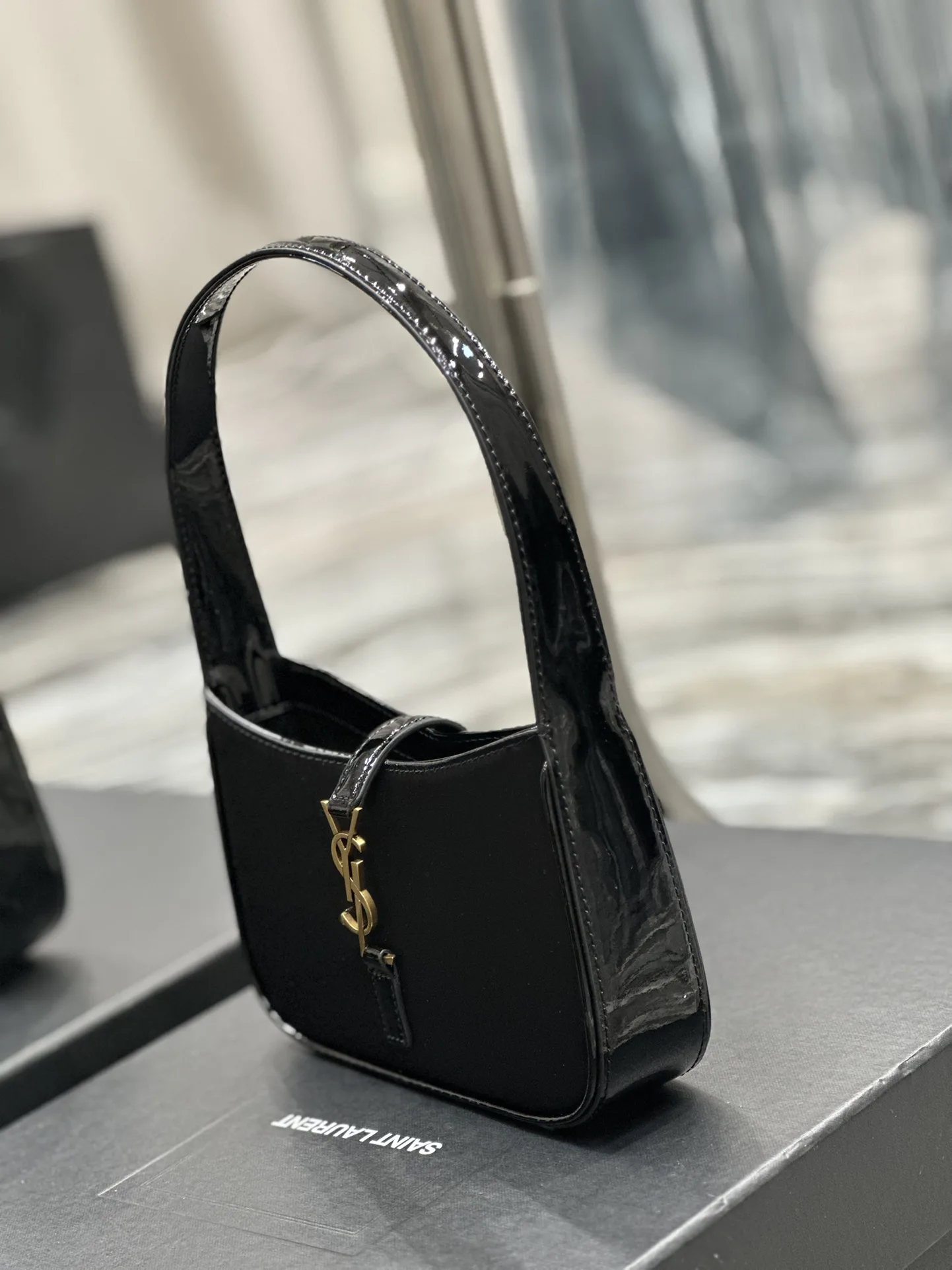 Saint Laurent Le 5 A 7 Mini Black / - Image 9