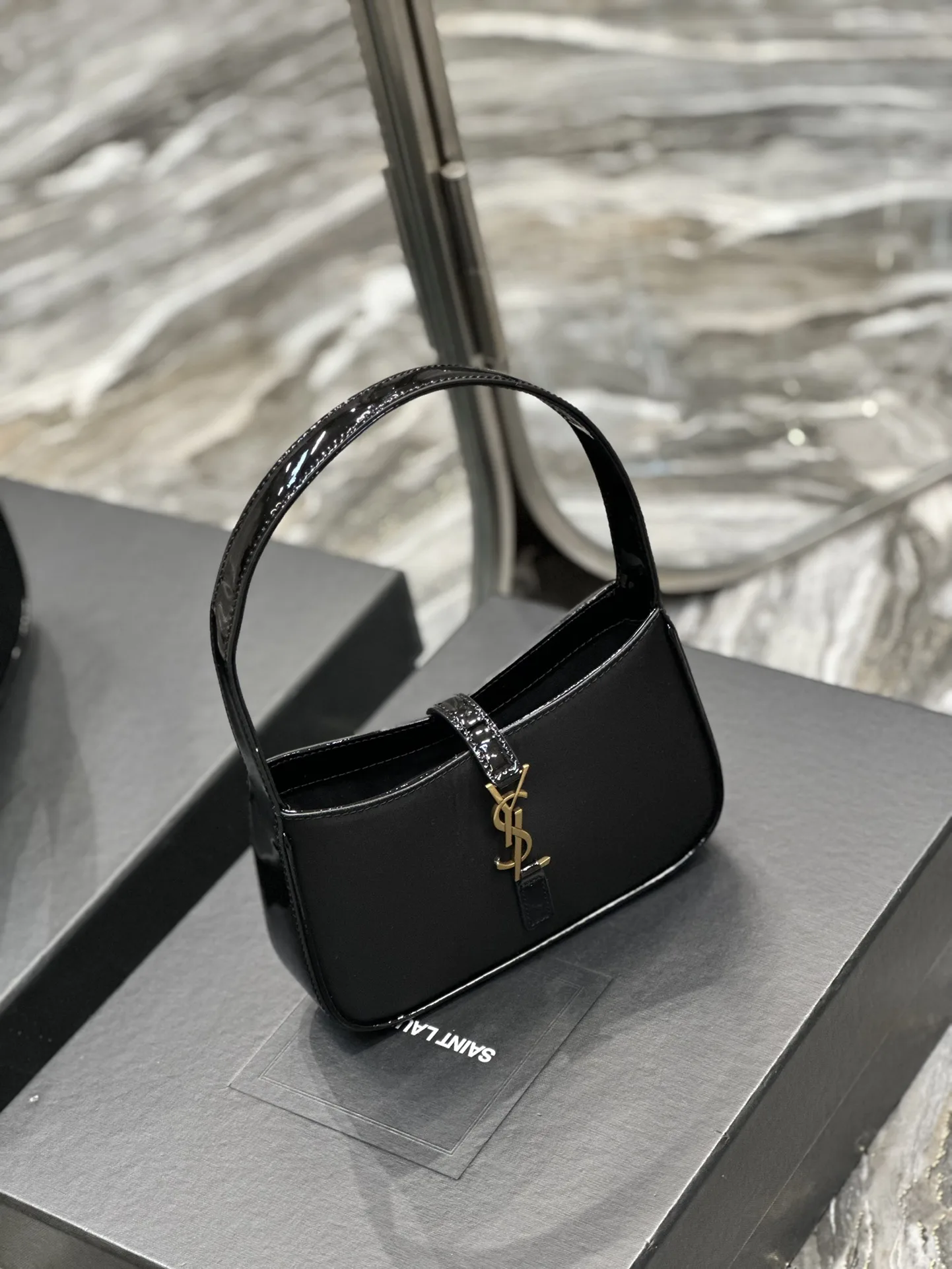 Saint Laurent Le 5 A 7 Mini Black / - Image 10