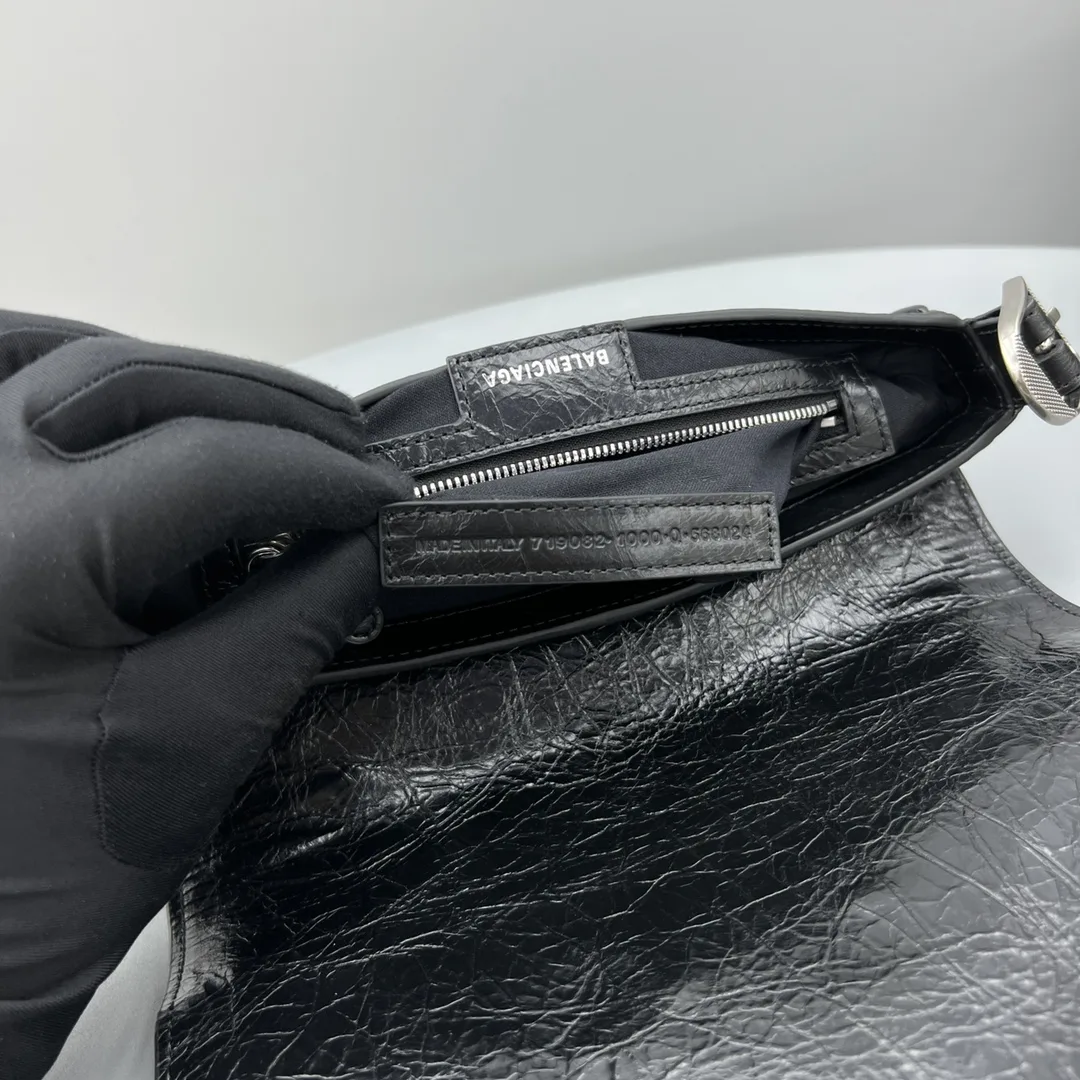 Balenciaga Le Cagole XS Flap Bag Black / - Image 5