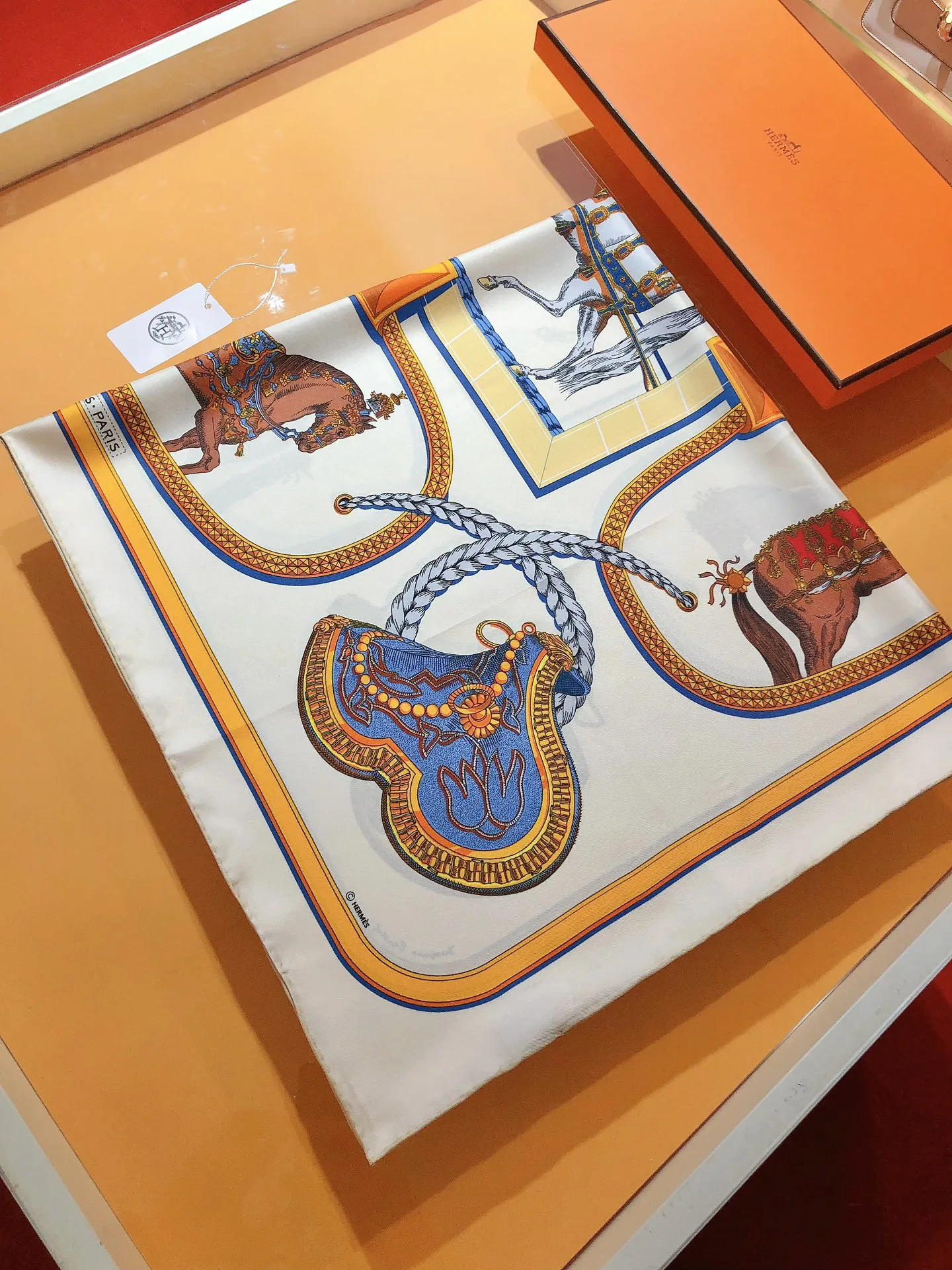 Hermes Les Parfums Monochrome Silk Scarf White - Image 5