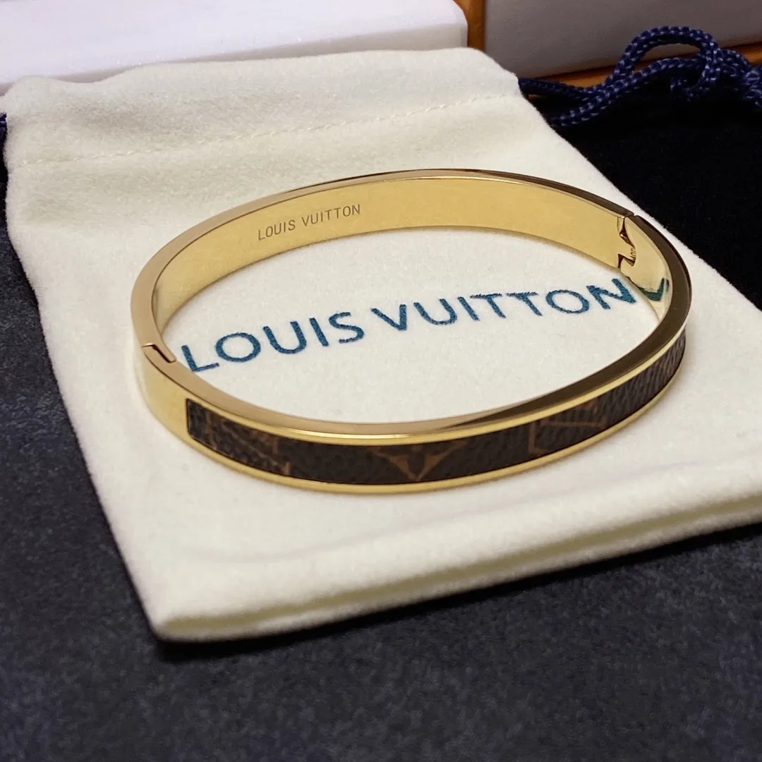 Louis Vuitton Letter Bracelet Gold - Image 4