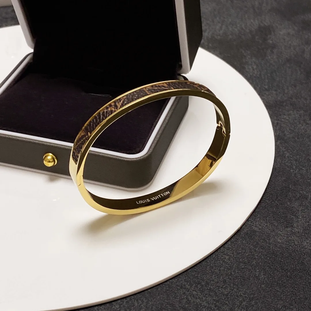 Louis Vuitton Letter Bracelet Gold - Image 6