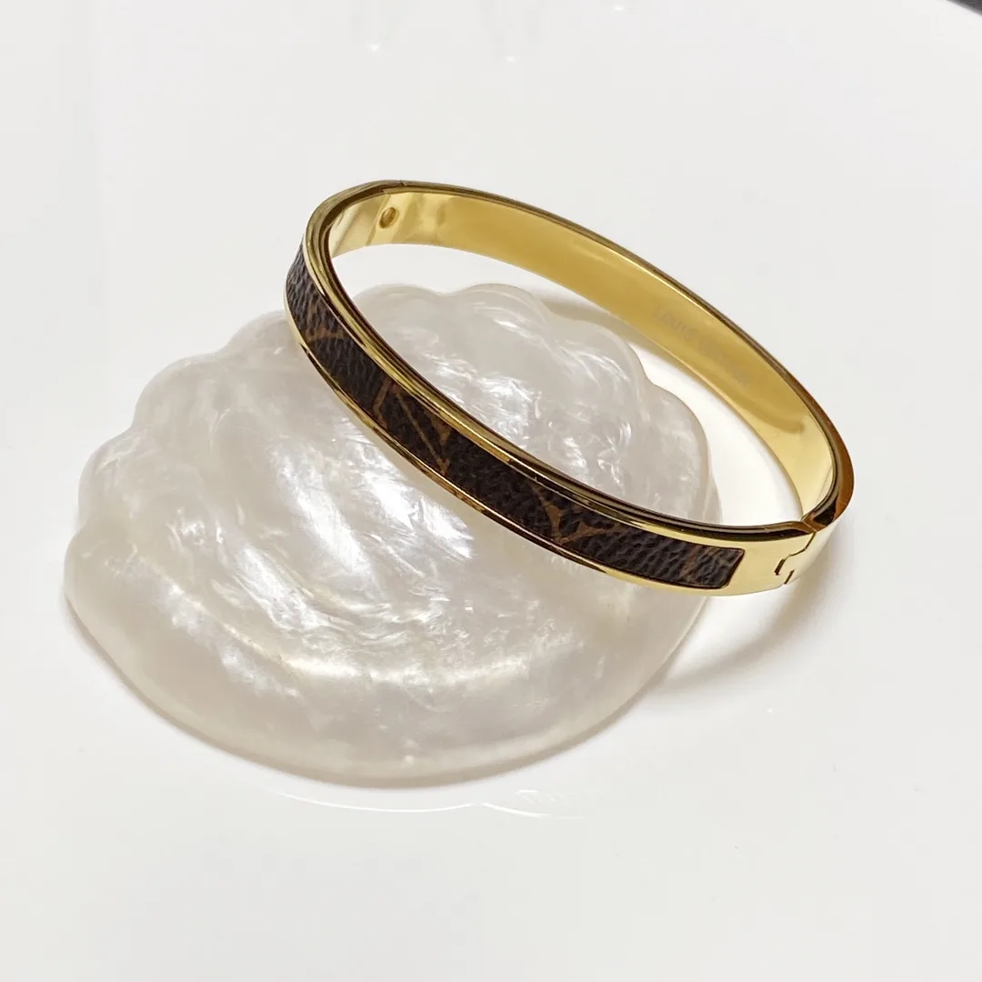 Louis Vuitton Letter Bracelet Gold - Image 8