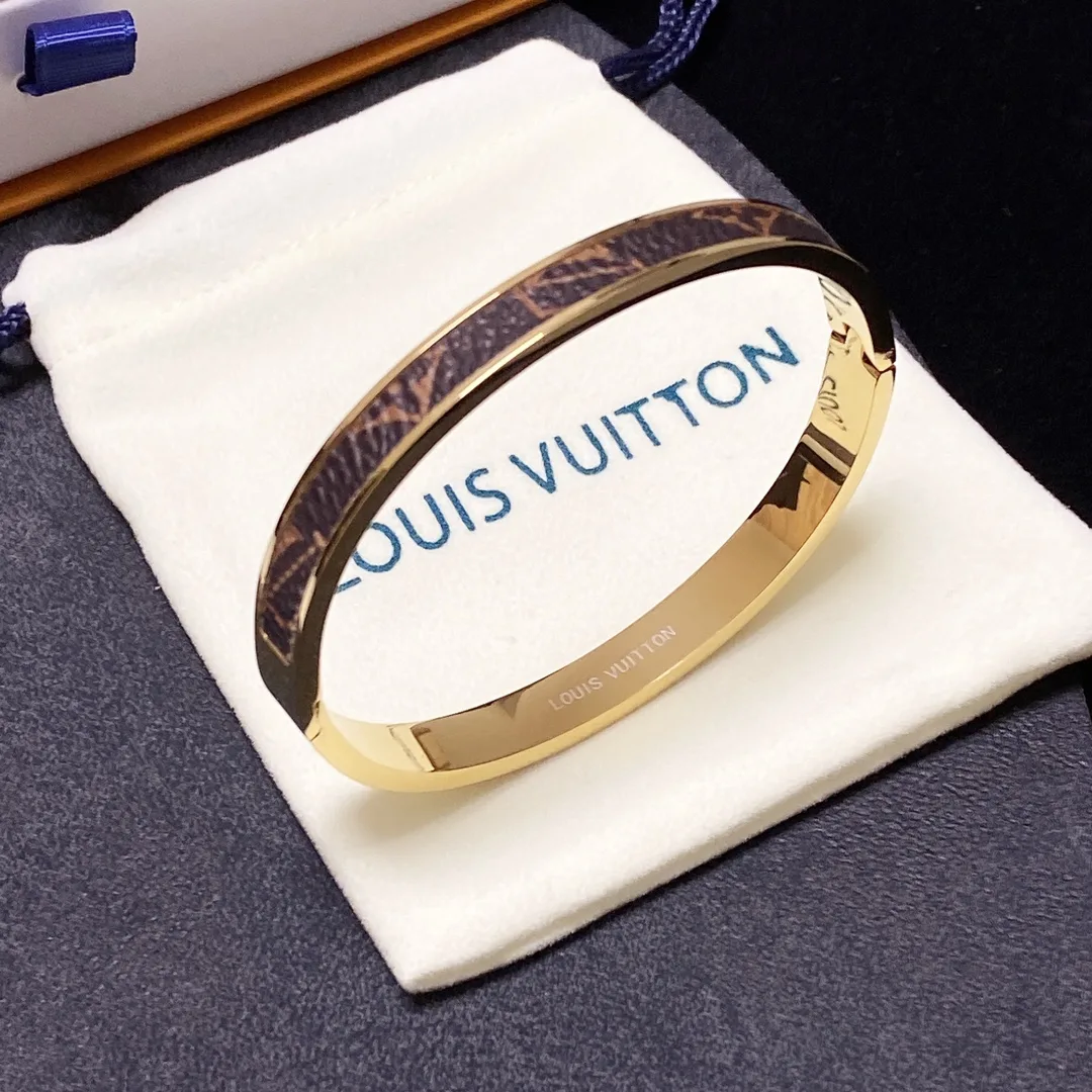 Louis Vuitton Letter Bracelet Gold - Image 9