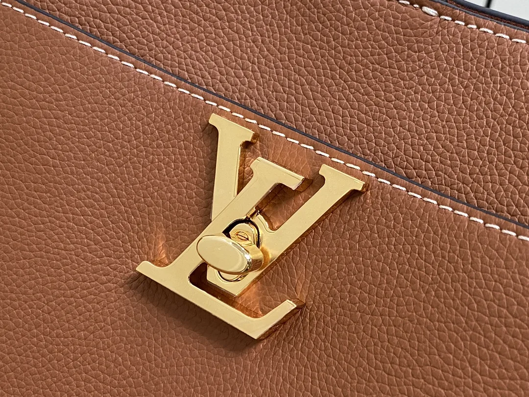 Louis Vuitton Lock and Walk Brown / - Image 8