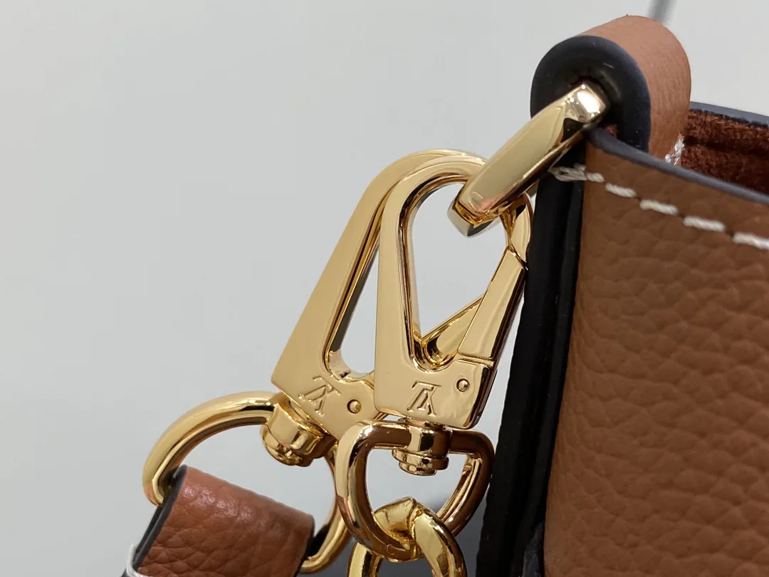 Louis Vuitton Lock and Walk Brown / - Image 6