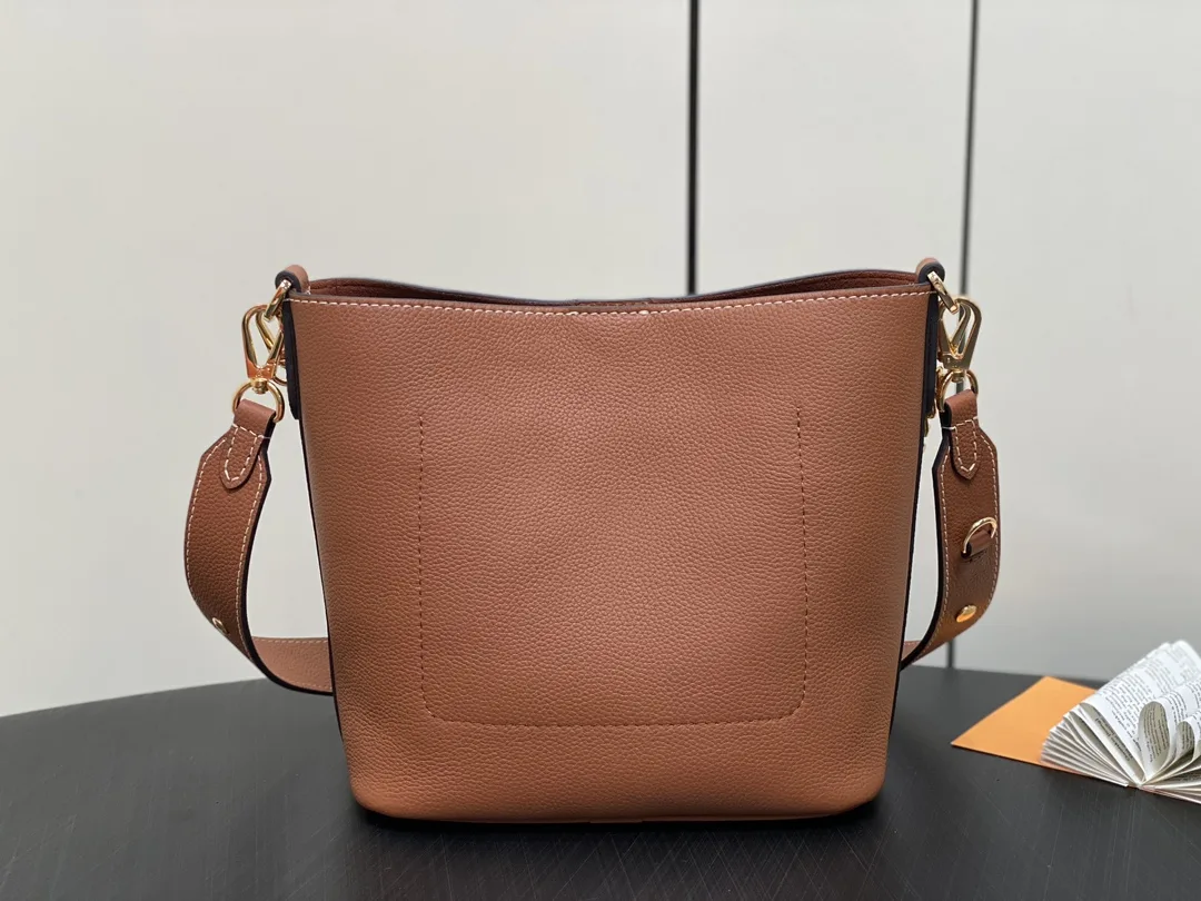 Alternative view of Louis Vuitton Lock and Walk Brown /