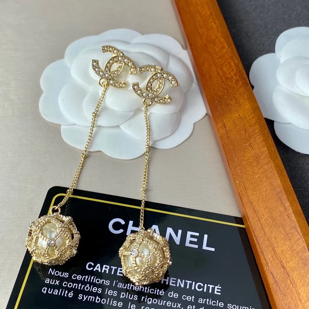 Long Earrings Gold - Image 7