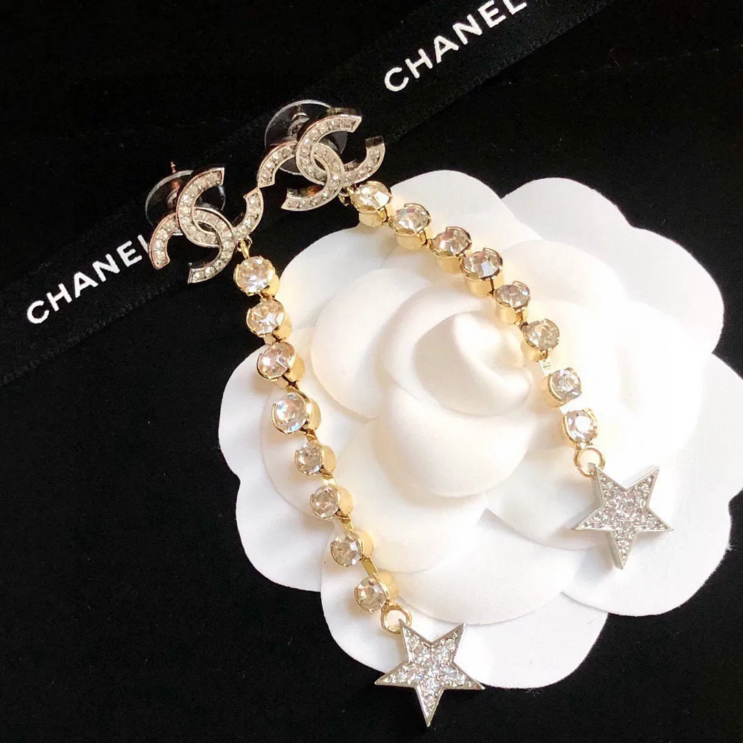 Chanel Long Star Earrings Gold - Image 5