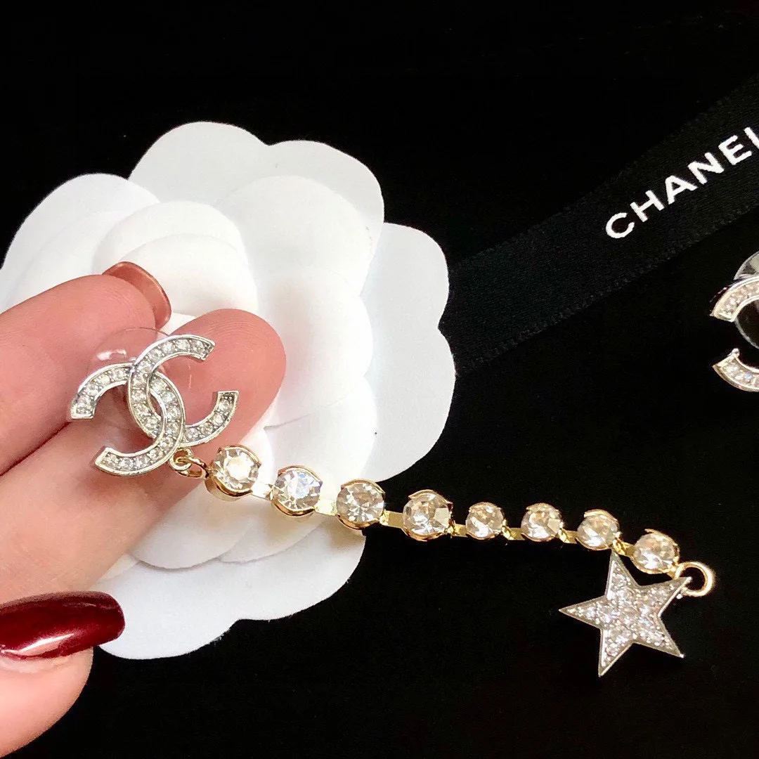 Chanel Long Star Earrings Gold - Image 7