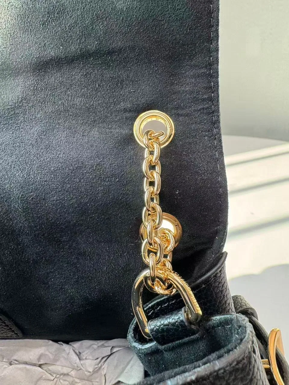 Louis Vuitton Anytime Flap Bag Black / - Image 6