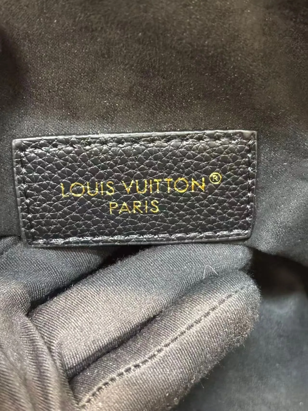 Louis Vuitton Anytime Flap Bag Black / - Image 7