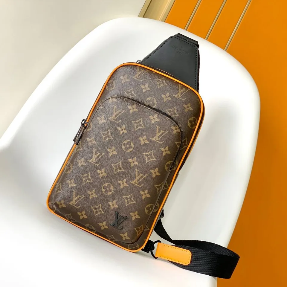 Louis Vuitton Avenue NM Slingbag Brown / - Image 3