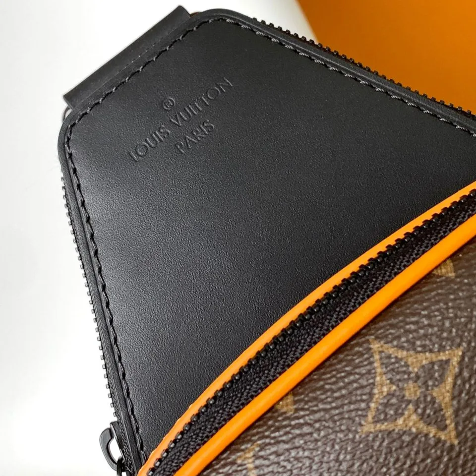 Louis Vuitton Avenue NM Slingbag Brown / - Image 8