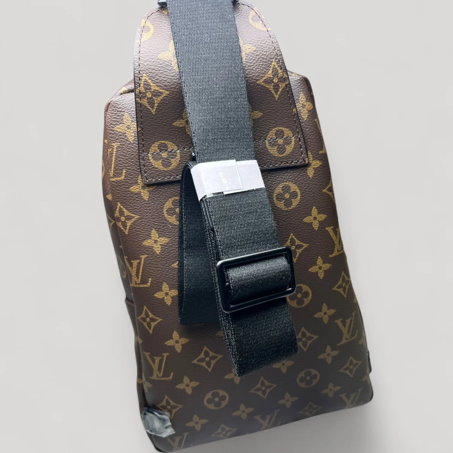 Louis Vuitton Avenue Sling Bag in Monogram Canvas , Mens Crossbody Bag, / - Image 5