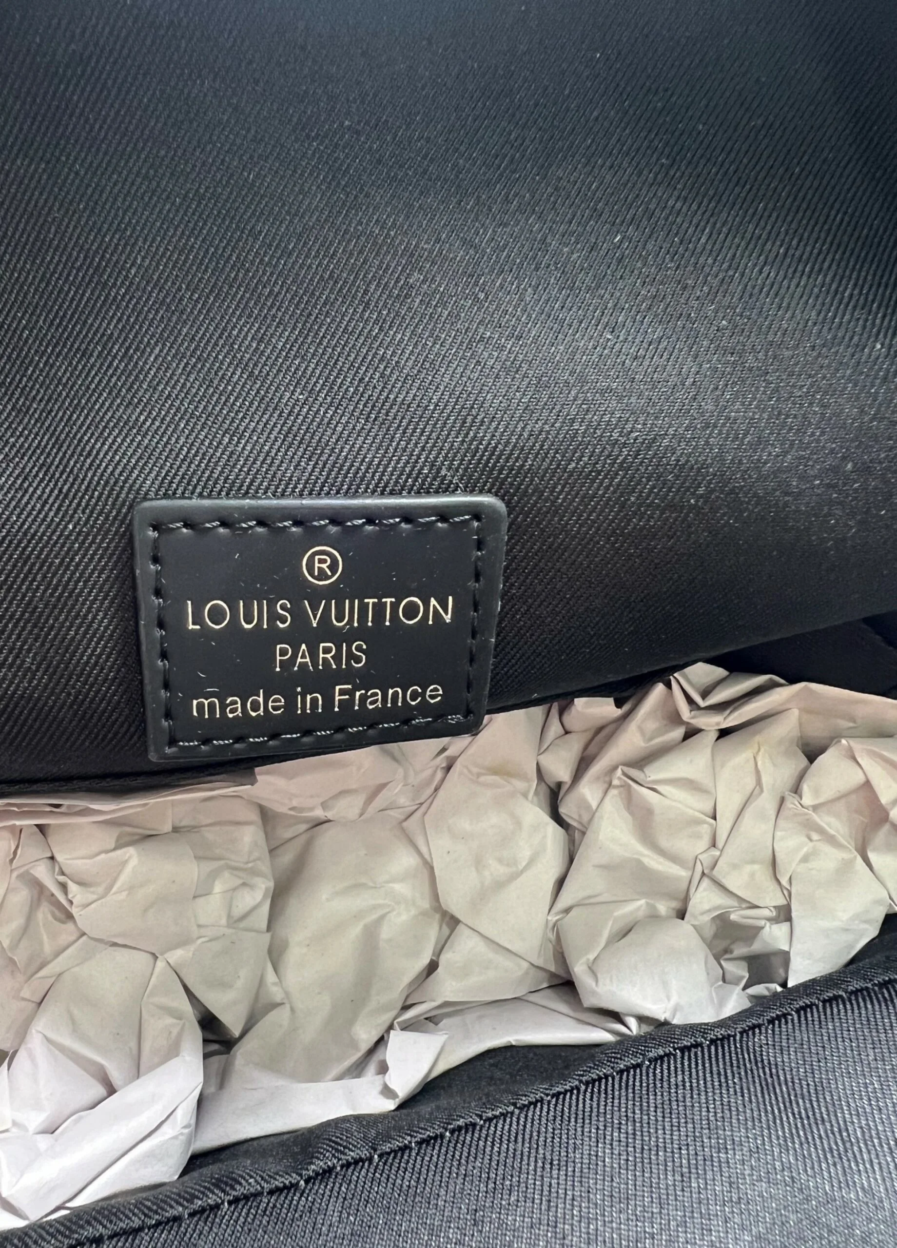 Louis Vuitton Avenue Sling Bag Monogram Canvas - Image 4
