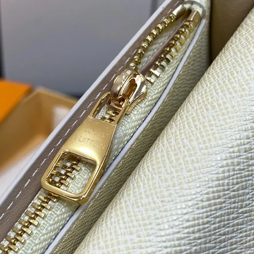 Louis Vuitton Brazza Wallet Cream 3.9 Inches/ - Image 7