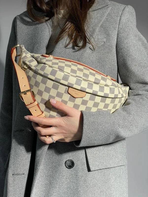 Alternative view of Louis Vuitton Bumbag / Damier Azur Gold Hardware