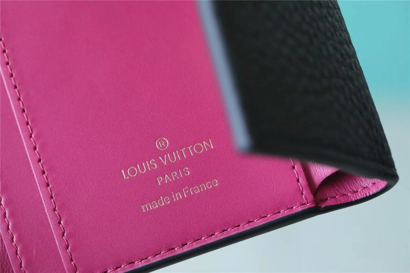 Louis Vuitton Capucines XS Wallet Black / - Image 9