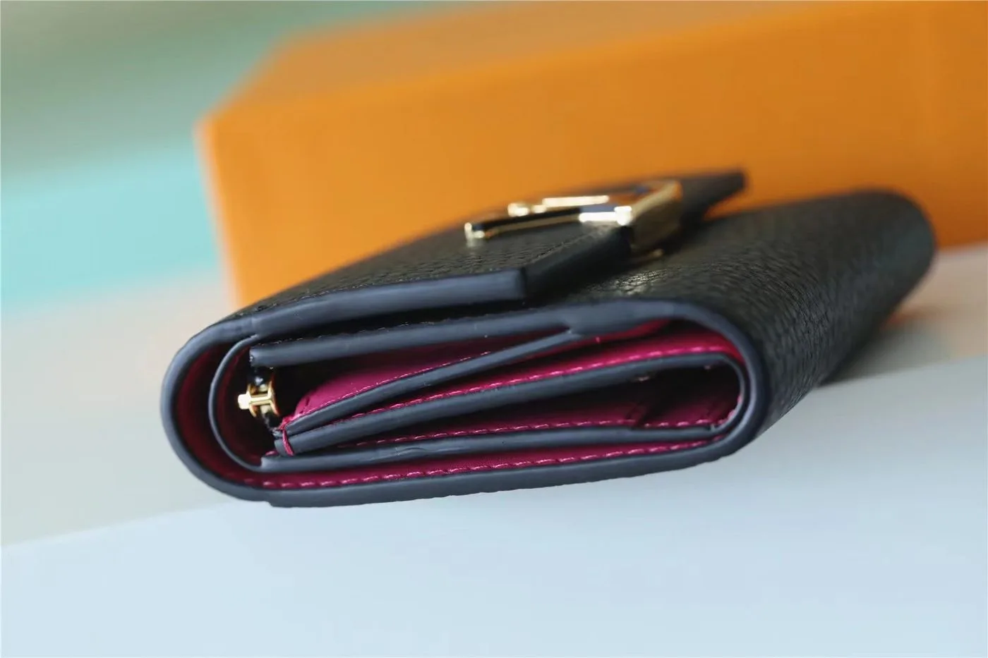Louis Vuitton Capucines XS Wallet Black / - Image 6