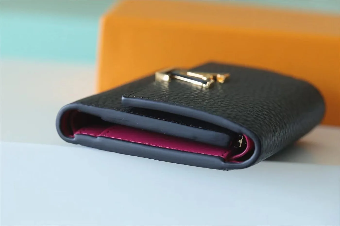 Louis Vuitton Capucines XS Wallet Black / - Image 5