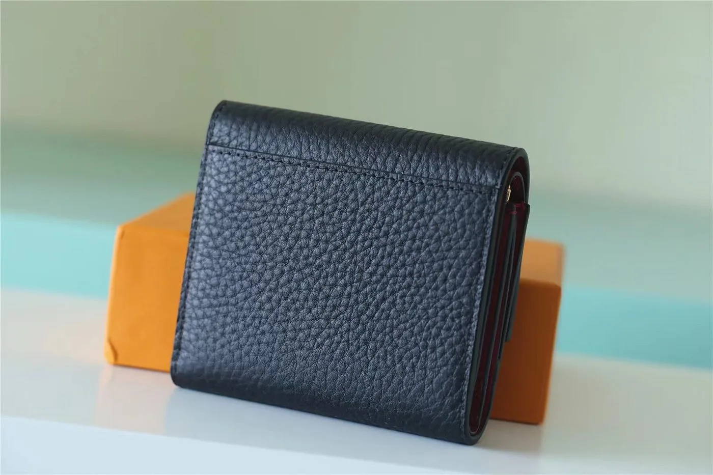 Louis Vuitton Capucines XS Wallet Black / - Image 3