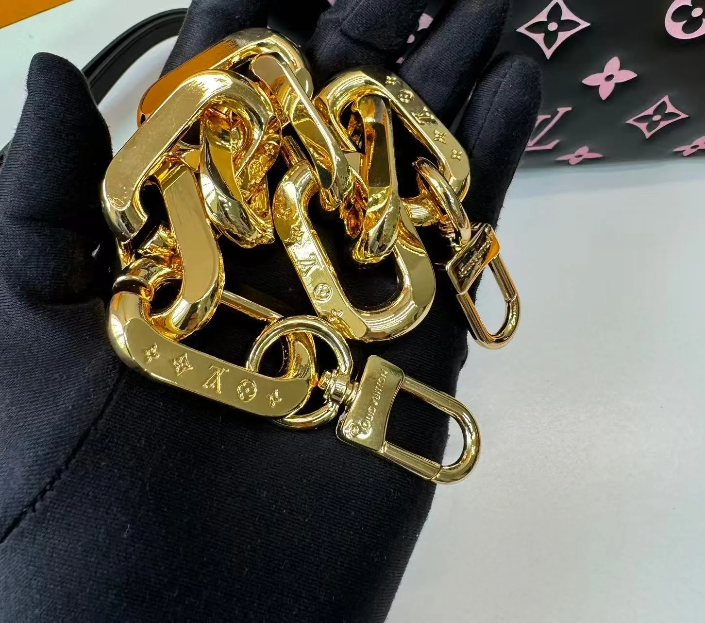 Louis Vuitton Coussin BB Shoulder Bag / Black/Pink Gold Hardware - Image 5